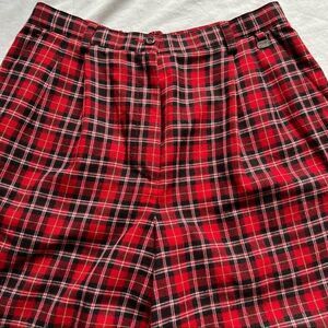 Liz Golf vintage bermuda shorts red/black  plaid Size 14 button and zipper